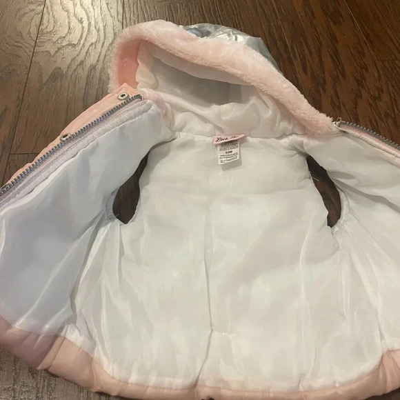 Little Lass Hooded Puffer Vest 6-9 Months - Picture 5 of 6